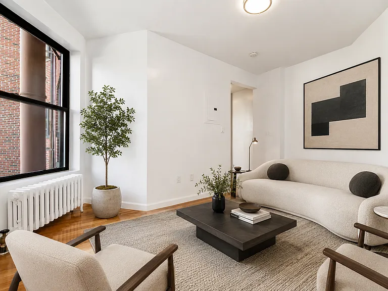 117 Perry St #11 — Photo 1