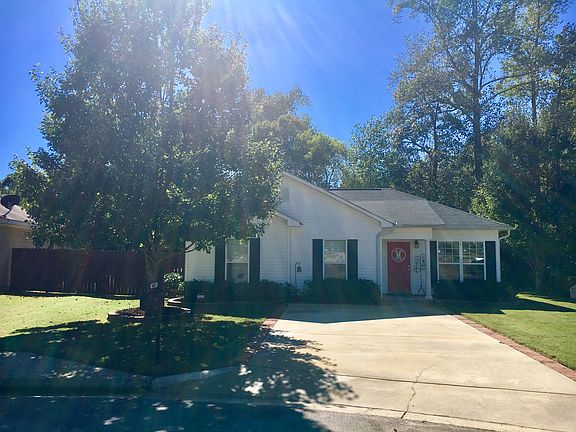 2nd image of 601 Lismore Dr