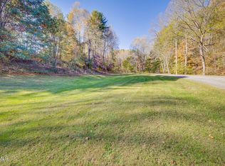 2 Holly Meadow Rd, Mountain City, TN 37683