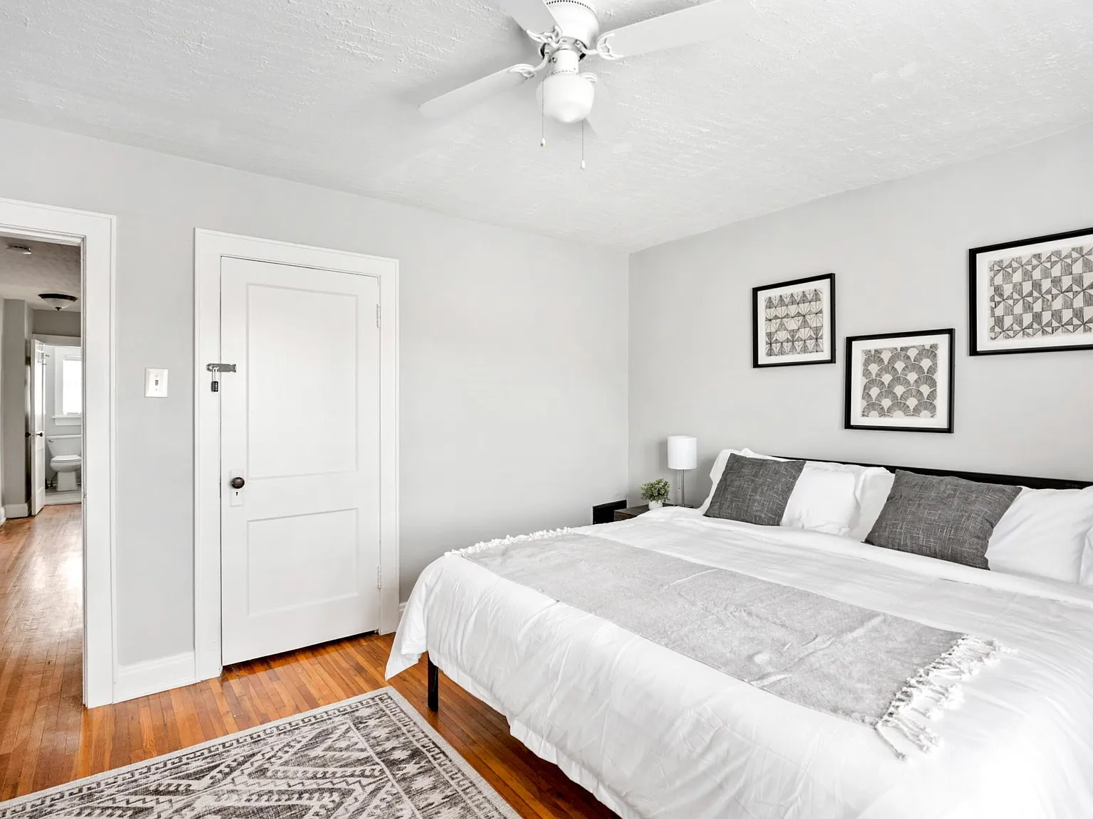 257 Southwood Ave — Photo 2