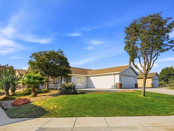 2nd image of 801 Gonzalez Cir