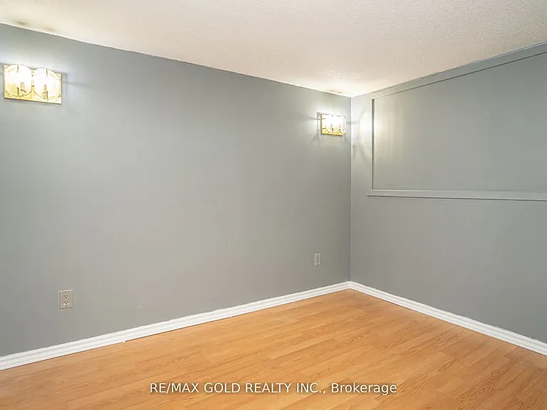 24 Bingham Rd — Photo 10