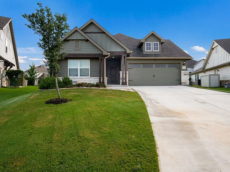 9018 Canopy Bnd — Photo 1