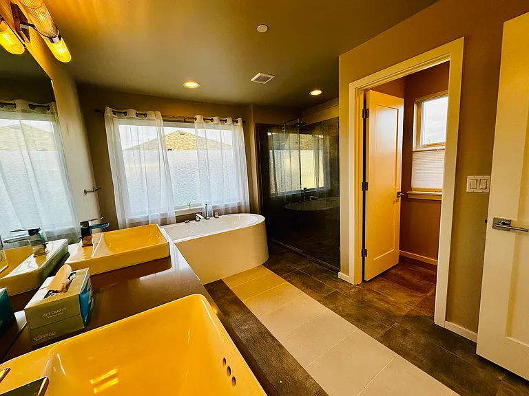 2nd floor - Master Bath