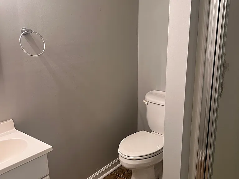 1914 Hillbrook Cir — Photo 23