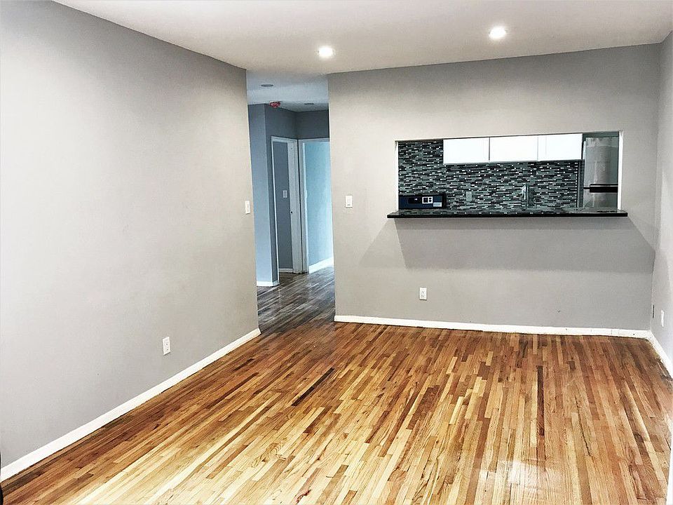 1st image of 950 Bronx Park S APT 4A