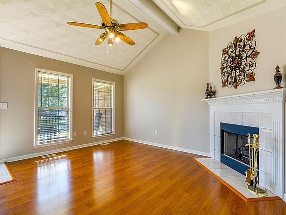3rd image of 6007 Croxie Ct