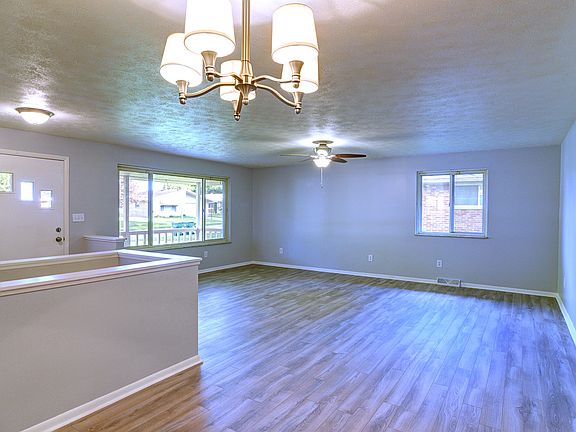 5th image of 2773 Mohican Ave