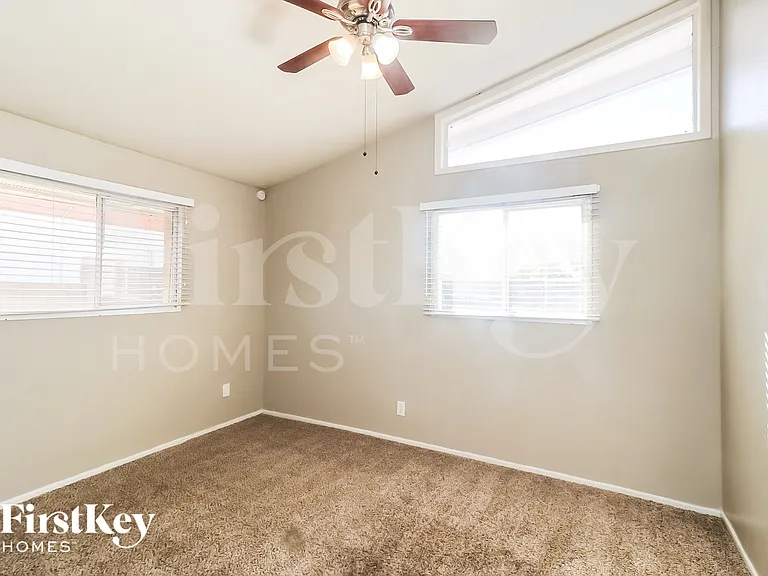 3320 S Margo Dr — Photo 16