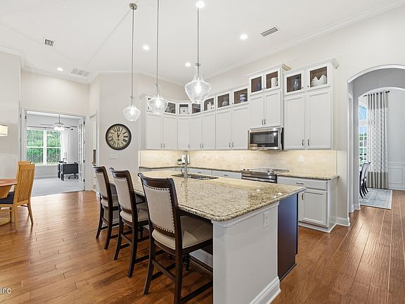 5th image of 3902 MEDITERRANEAN Court