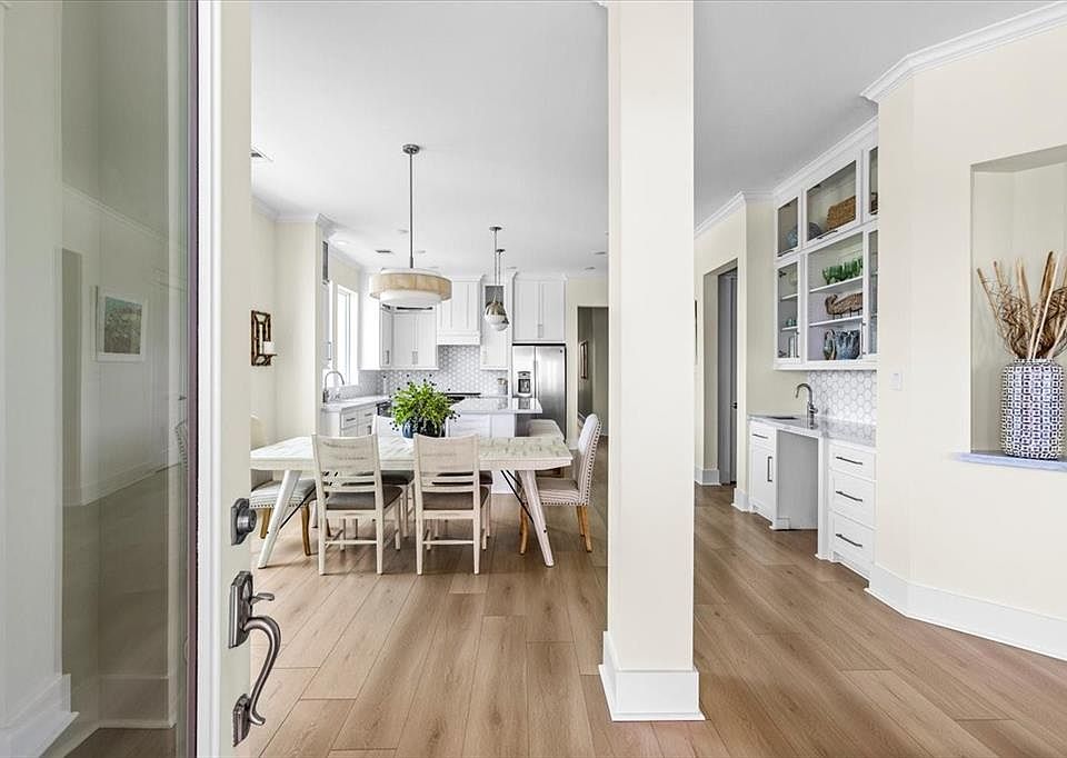 1st image of 4054 Miramar Court