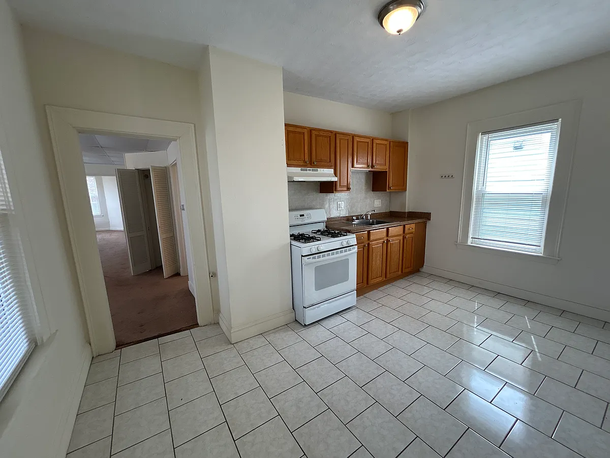 Building Photo - 45 Rice St #3