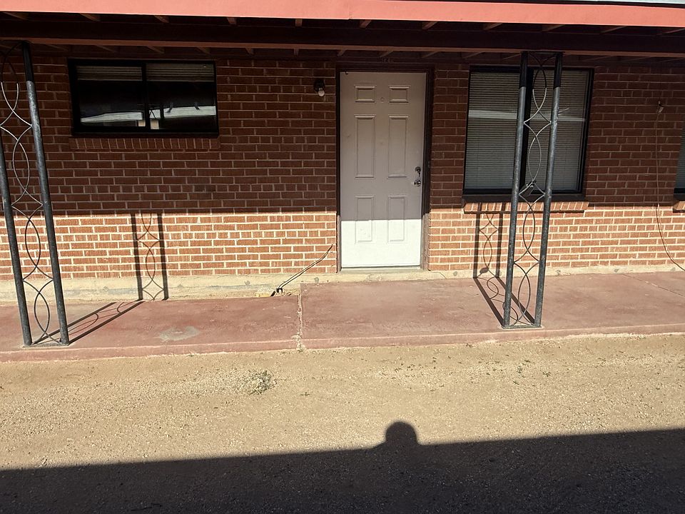 1st image of 1660 N Beverly Ave