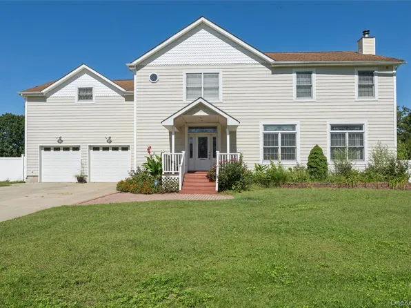471 Southport Street, Ronkonkoma, NY 11779