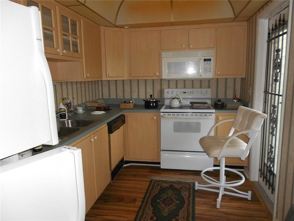 2nd image of 1950 NE Indian River Dr APT 304