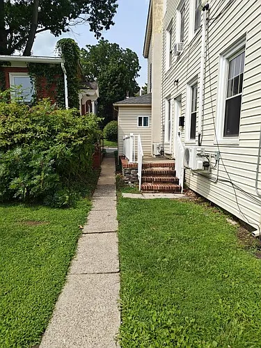 380 E Chestnut St Photo 1