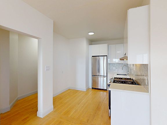 4th image of 1575 Sacramento St APT 9