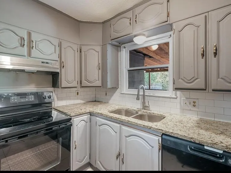 306 Sumner Dr — Photo 6