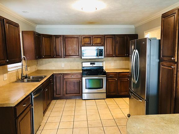 4th image of 2727 San Medina Ave