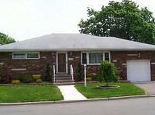 31 Geranium Pl, Wallington, NJ 07057