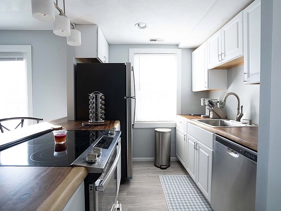 2nd image of 370 Atwells Ave #3