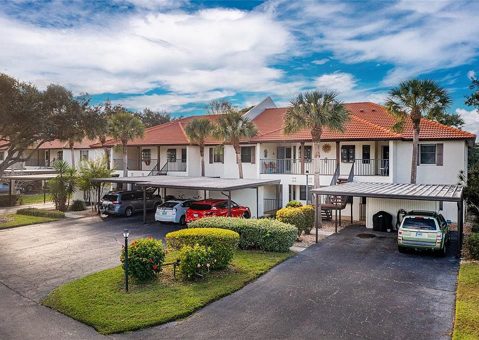 1st image of 121 Pine Hollow Dr #121