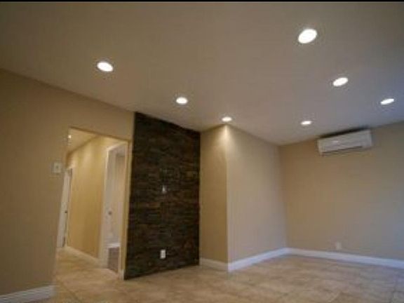 4th image of 935 E 88th Pl