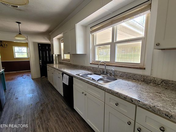 5th image of 1395 Bluets Rd