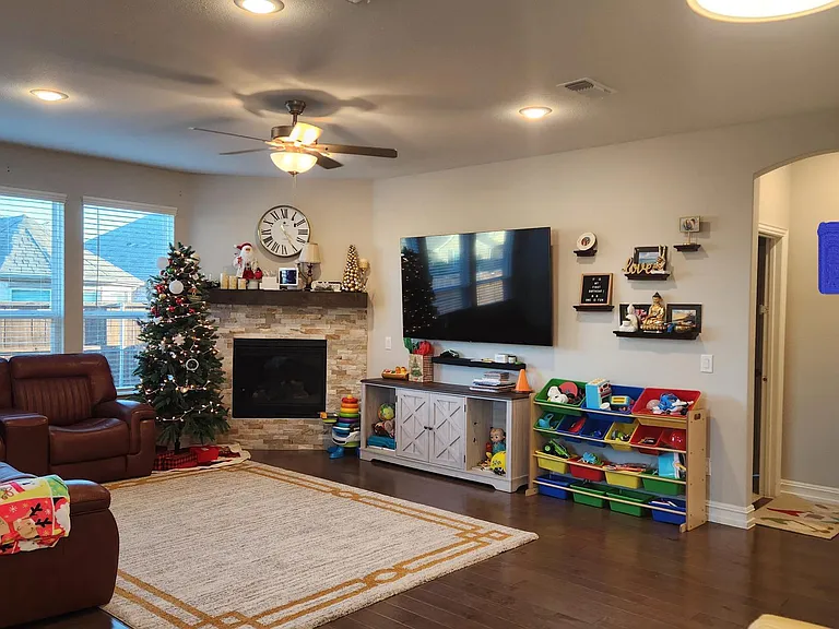 5901 Silverhollow Dr — Photo 1
