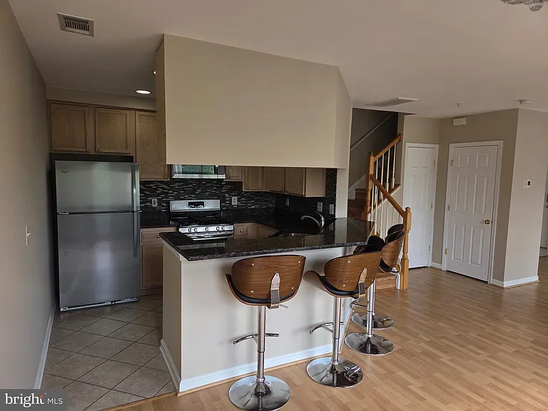 353 Fallsgrove Dr #A-51 — Photo 4