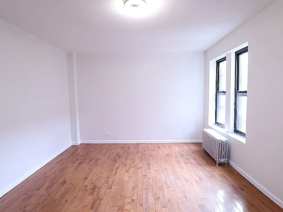 1st image of 3733 College Point Blvd APT C4h