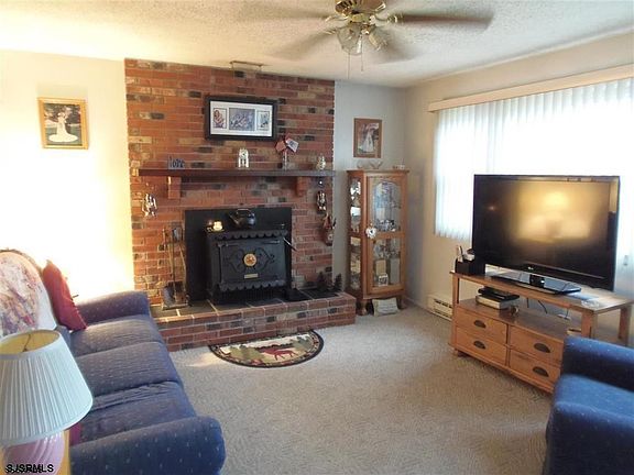4th image of 284 W Koch Ave