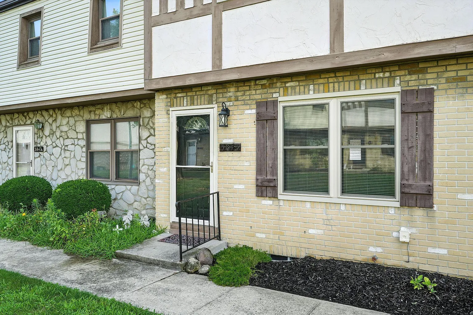 3843 Queen Anne Pl photo 1