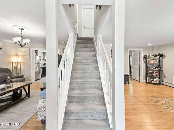 33 Oak Street, Keyport, NJ 07735