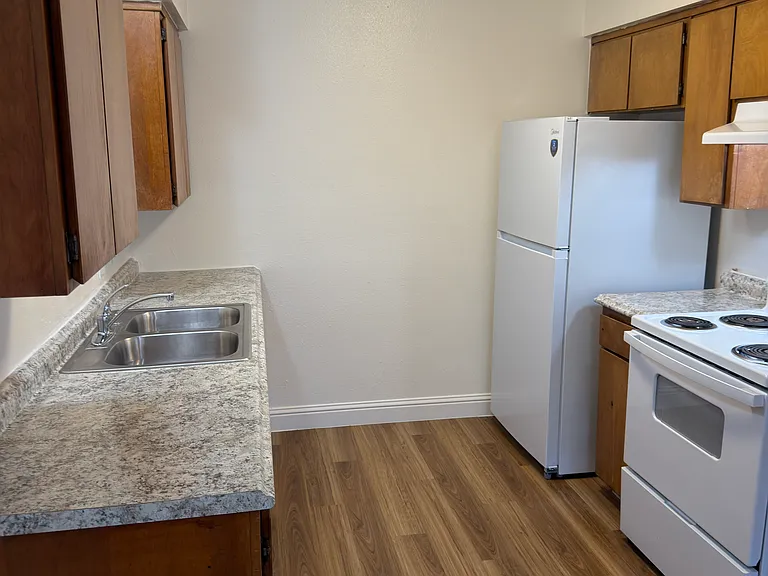 36 S Rogers Ln #201 — Photo 2