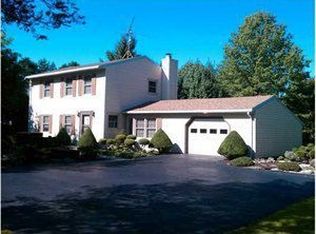 8 Jefferson Ave, Le Roy, NY