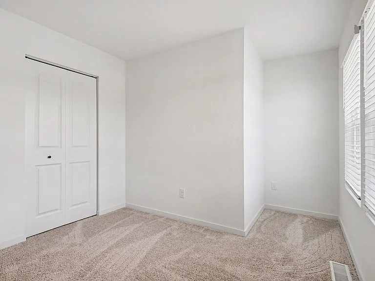1639 Reagan Dr — Photo 7