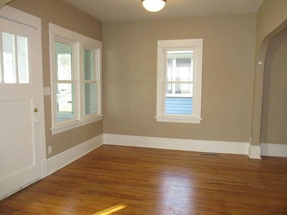 2nd image of 930 Edmund Ave