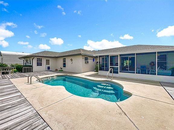 5th image of 22163 SW Edgewater Blvd