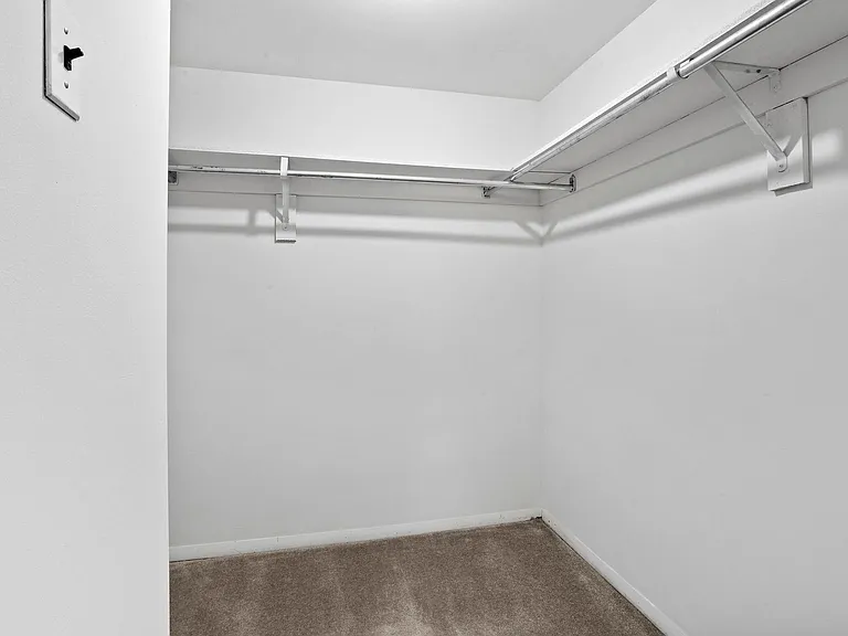 Ambassador Apartments — Photo 10