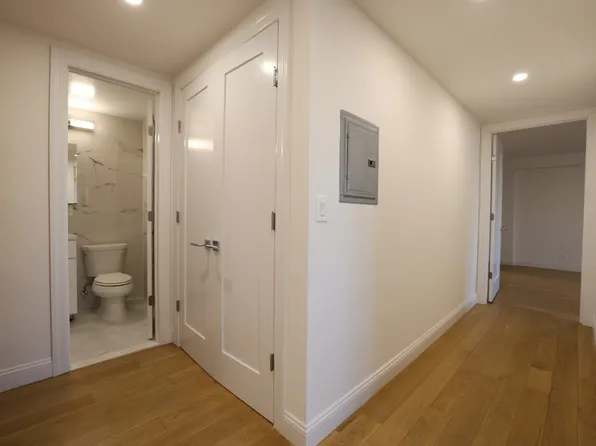 305 East 86th Street image 10 of 28