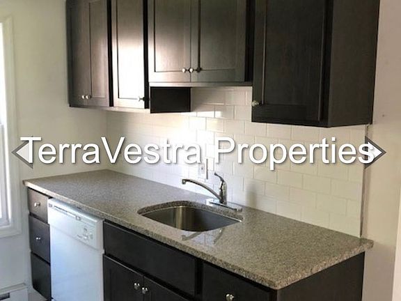 4th image of 301 N 5th St APT 5