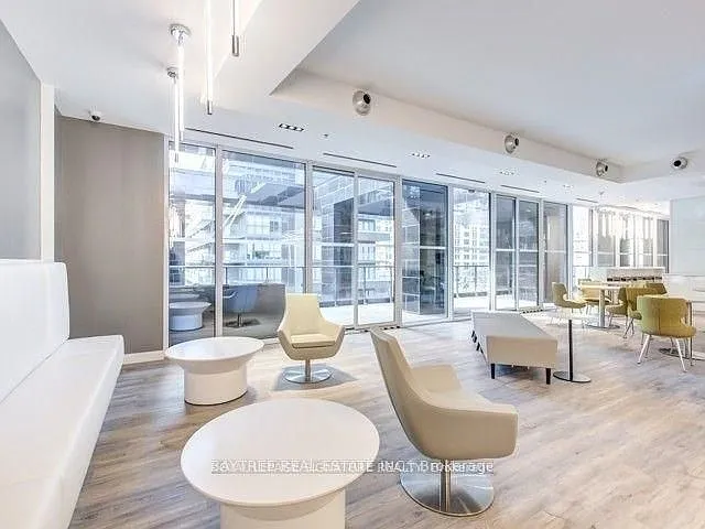 181 Dundas St E #2105 — Photo 16