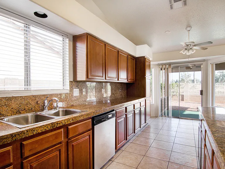 Palo Verde Homes - 6607 89th Ave — Photo 13