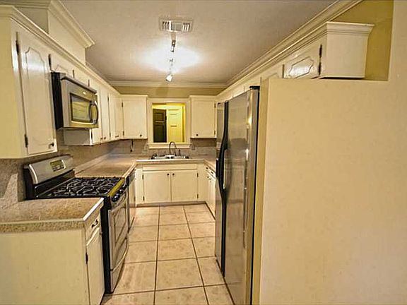 5th image of 127 Tooke Dr