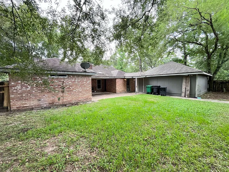 2919 Holly Green Dr — Photo 2