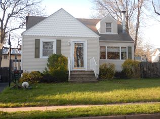 93 Pleasant Ave, Bergenfield, NJ 07621