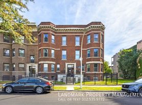 4723 S Forrestville Ave