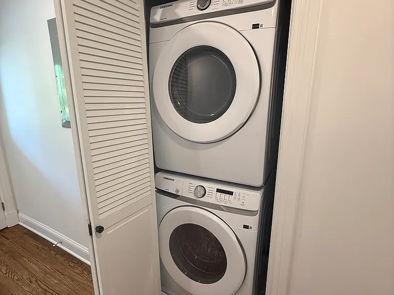 Fairview Ave — Photo 8