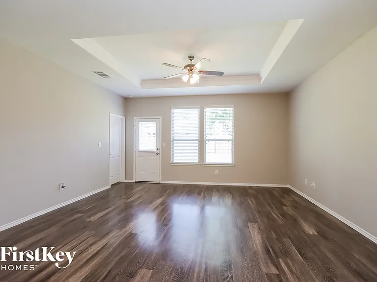 2092 Lost Timbers Dr — Photo 7